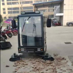 廣東韶關祺瑞環(huán)保選擇揚子掃地機S12